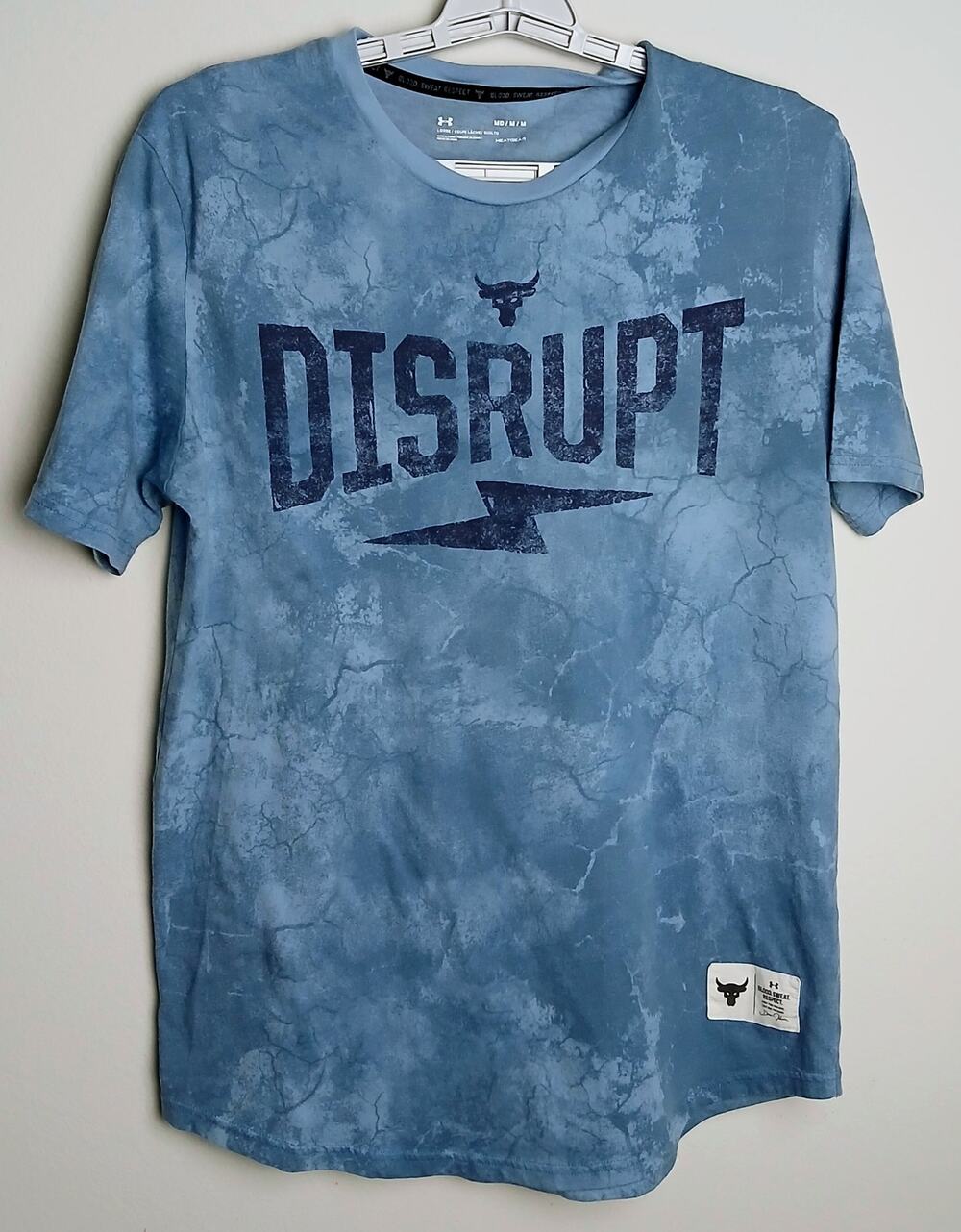 Under Armour Project Rock Disrupt T-Shirt Mens Medium Blue Acid Wash Gym Graphic